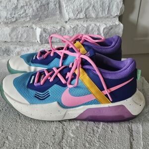 Nike zoom crossover basketball shoes big kids size 7 teal, pink, blue purple.